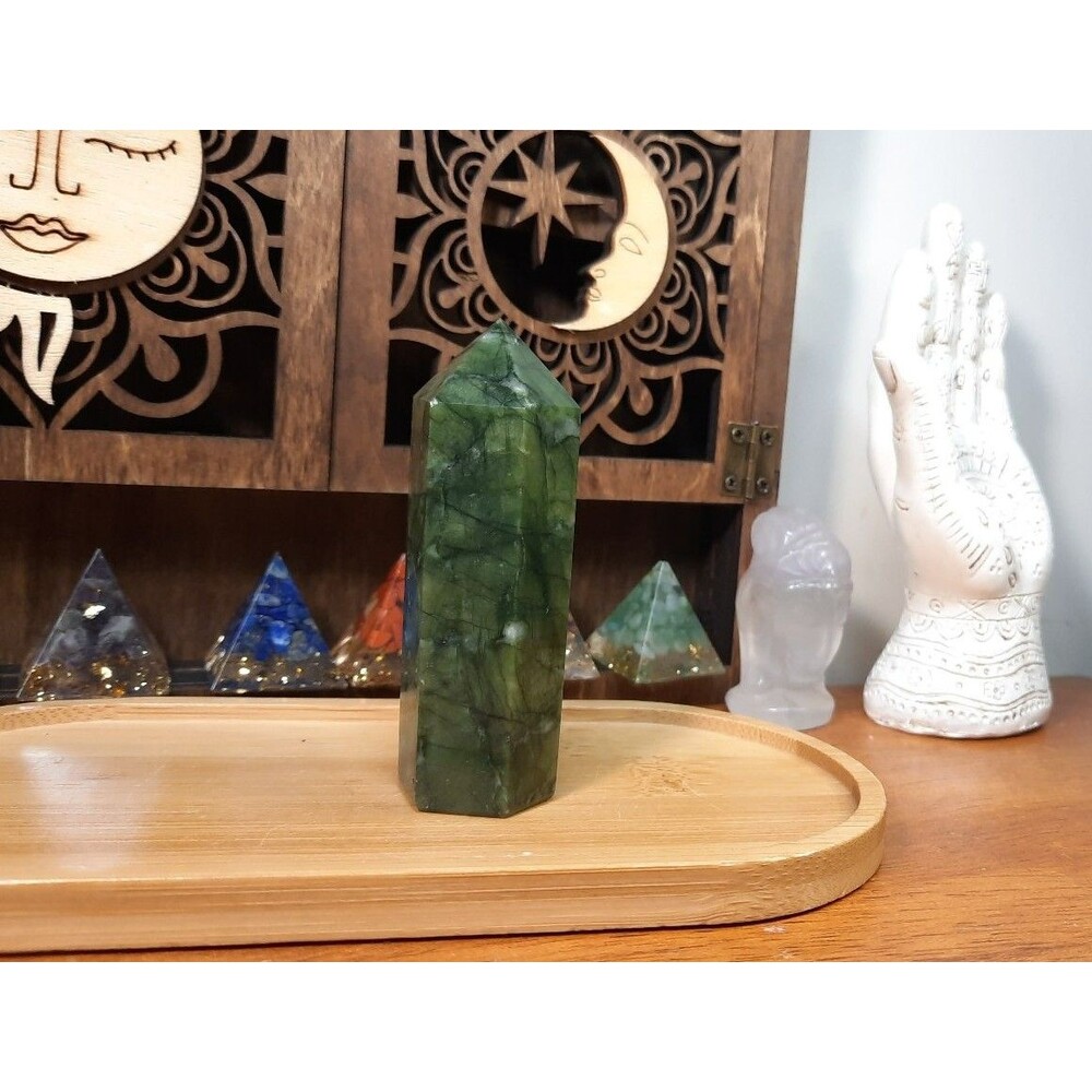 Nephrite Jade Crystal Tower - Picture 5 of 5